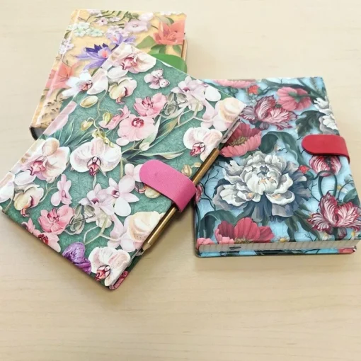 Bissolo Casa Zaini, Astucci E Diari Diari E Agende<AGENDA BIGIORNALIERA C/LINGUETTA+MATITA 7X10CM FIORI CLASSICI: vendita online AGENDA BIGIORNALIERA C/LINGUETTA+MATITA 7X10CM FIORI CLASSICI in offerta