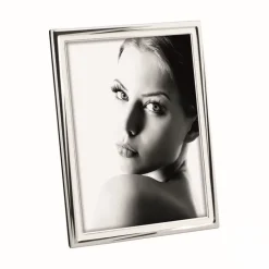 Bissolo Casa Porta Foto E Cornici Porta Foto<CORNICE IN METALLO CON SMALTO BIANCO 13X18CM: vendita online CORNICE IN METALLO CON SMALTO BIANCO 13X18CM in offerta