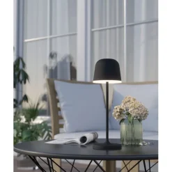 Bissolo Casa Lampade Da Scrivania E Comodino<LAMPADA DA TAVOLO MANNERA NERO H. 34CM - 2.2W 3000K 200lm: vendita online LAMPADA DA TAVOLO MANNERA NERO H. 34CM - 2.2W 3000K 200lm in offerta