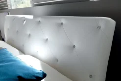 Bissolo Casa Letti Matrimoniali<LETTO MATRIMONIALE CONTENITORE IN ECOPELLE BIANCA CON BOTTONI BRILLANTI