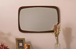 Bissolo Casa Specchiere<SPECCHIO KEIRA CORNICE EFFETTO LEGNO MARRONE 65X43CM: vendita online SPECCHIO KEIRA CORNICE EFFETTO LEGNO MARRONE 65X43CM in offerta