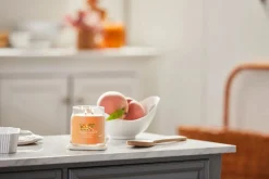 Bissolo Casa Yankee Candle Giare Medie<YANKEE CANDLE - GIARA MEDIA 2 STOPPINI FARM FRESH PEACH: vendita online YANKEE CANDLE - GIARA MEDIA 2 STOPPINI FARM FRESH PEACH in offerta